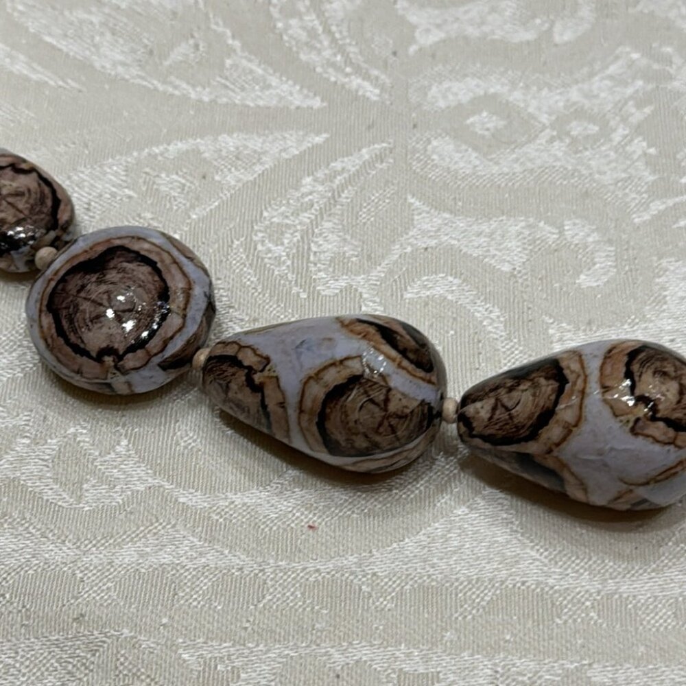 NWT decouture wooden bead statement necklace - Picture 3 of 6